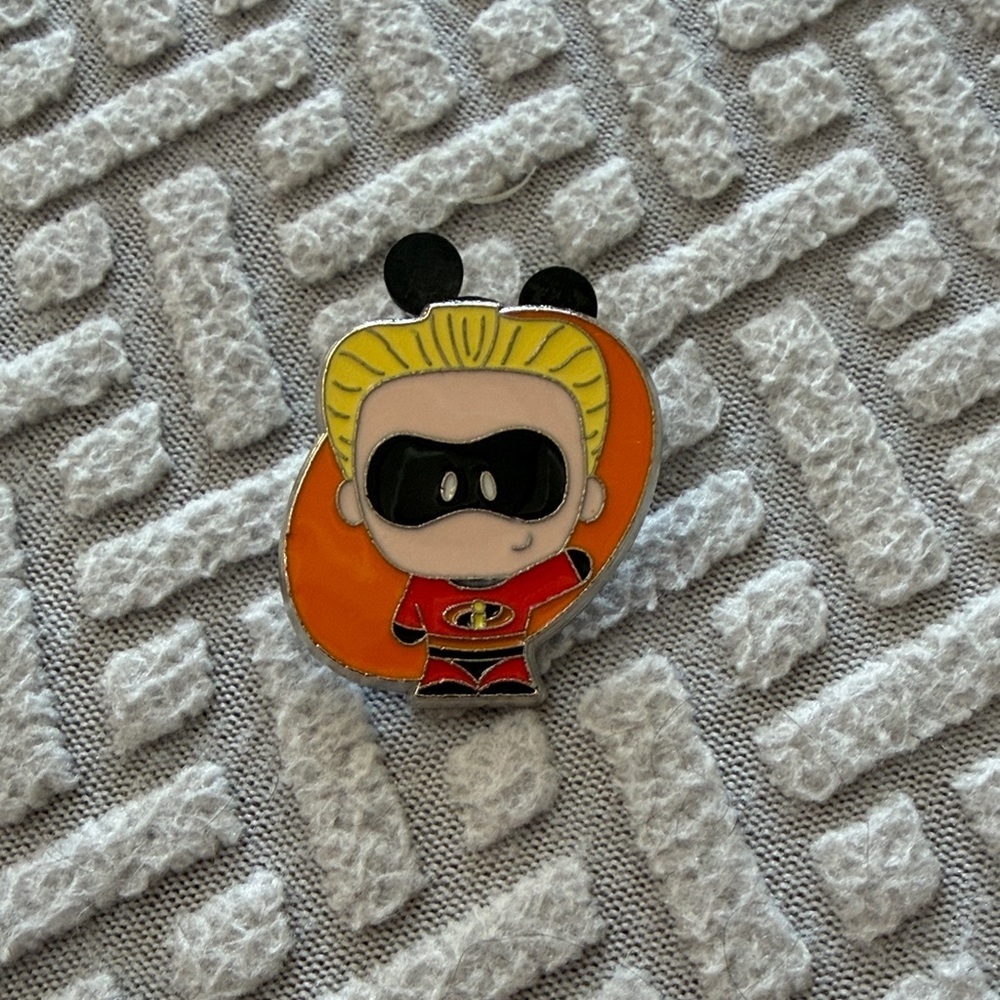 Disney Incredibles Trading Pin